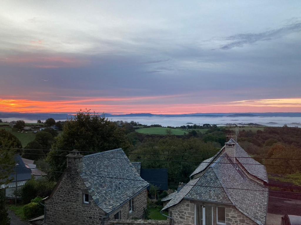 Lo Soulenquo A Fonteilles Sur Le Gr 65 Bed & Breakfast Golinhac Bagian luar foto