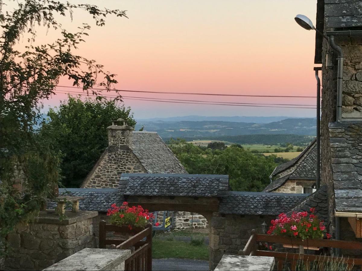 Lo Soulenquo A Fonteilles Sur Le Gr 65 Bed & Breakfast Golinhac Bagian luar foto